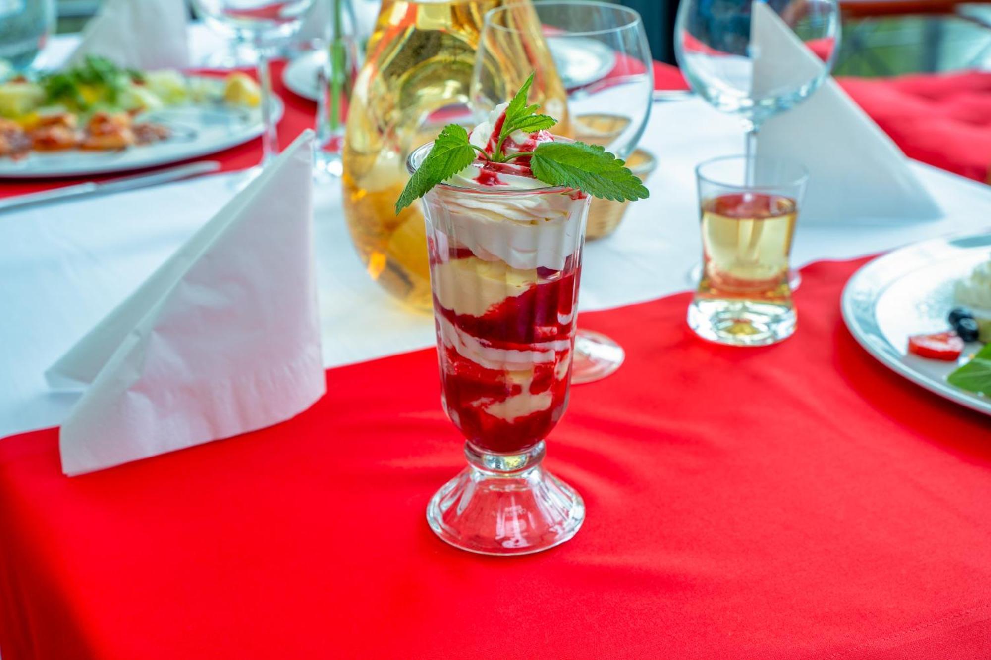 Hotel Nad Pisą Pisz Buitenkant foto