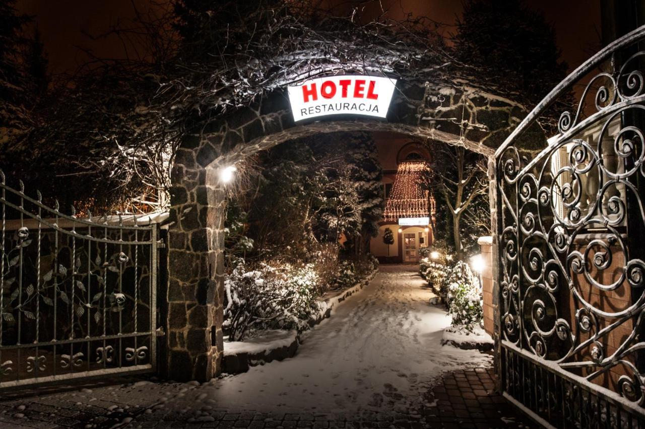 Hotel Nad Pisą Pisz Buitenkant foto
